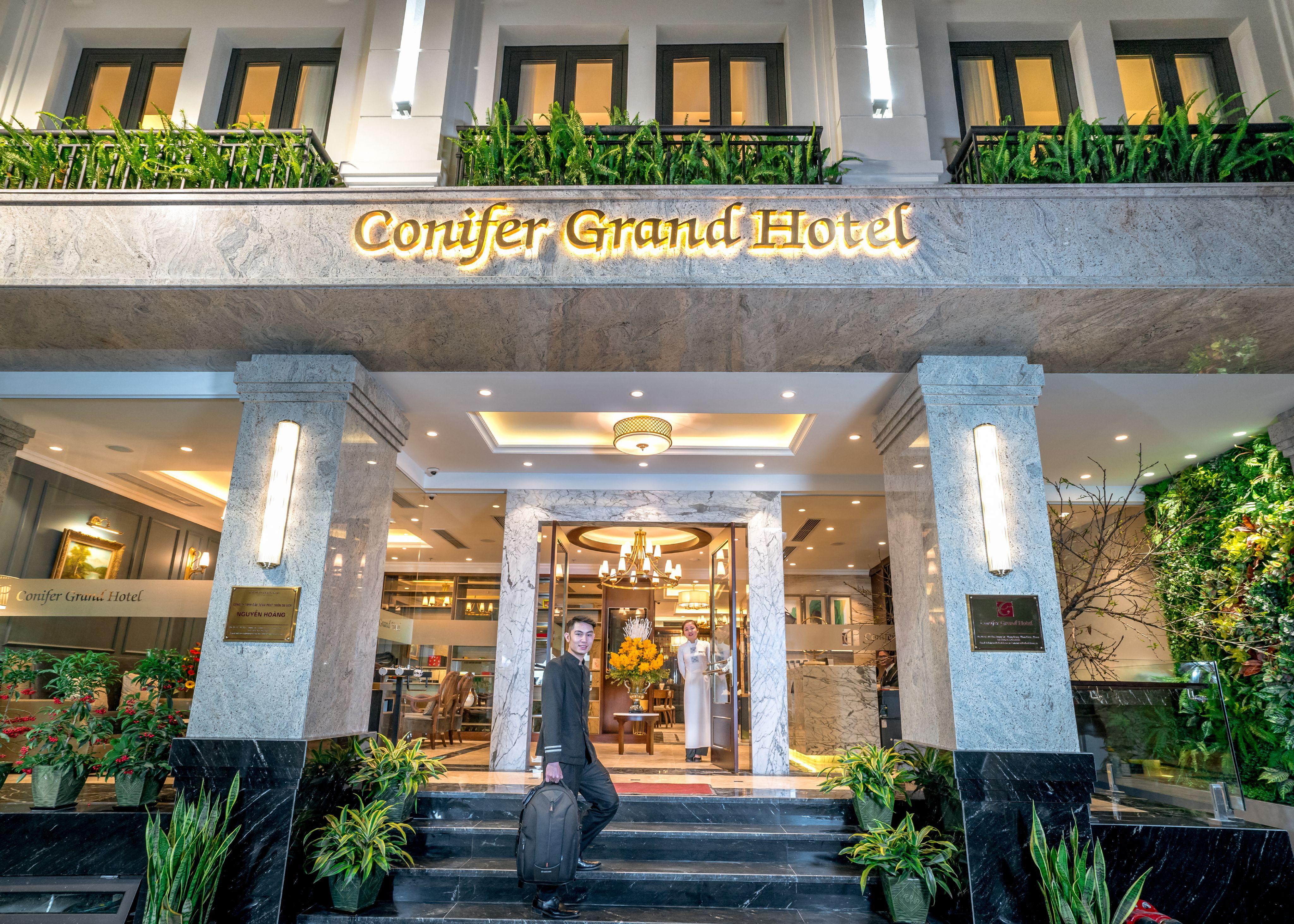 Conifer Grand Hotel Hanoi Exteriör bild