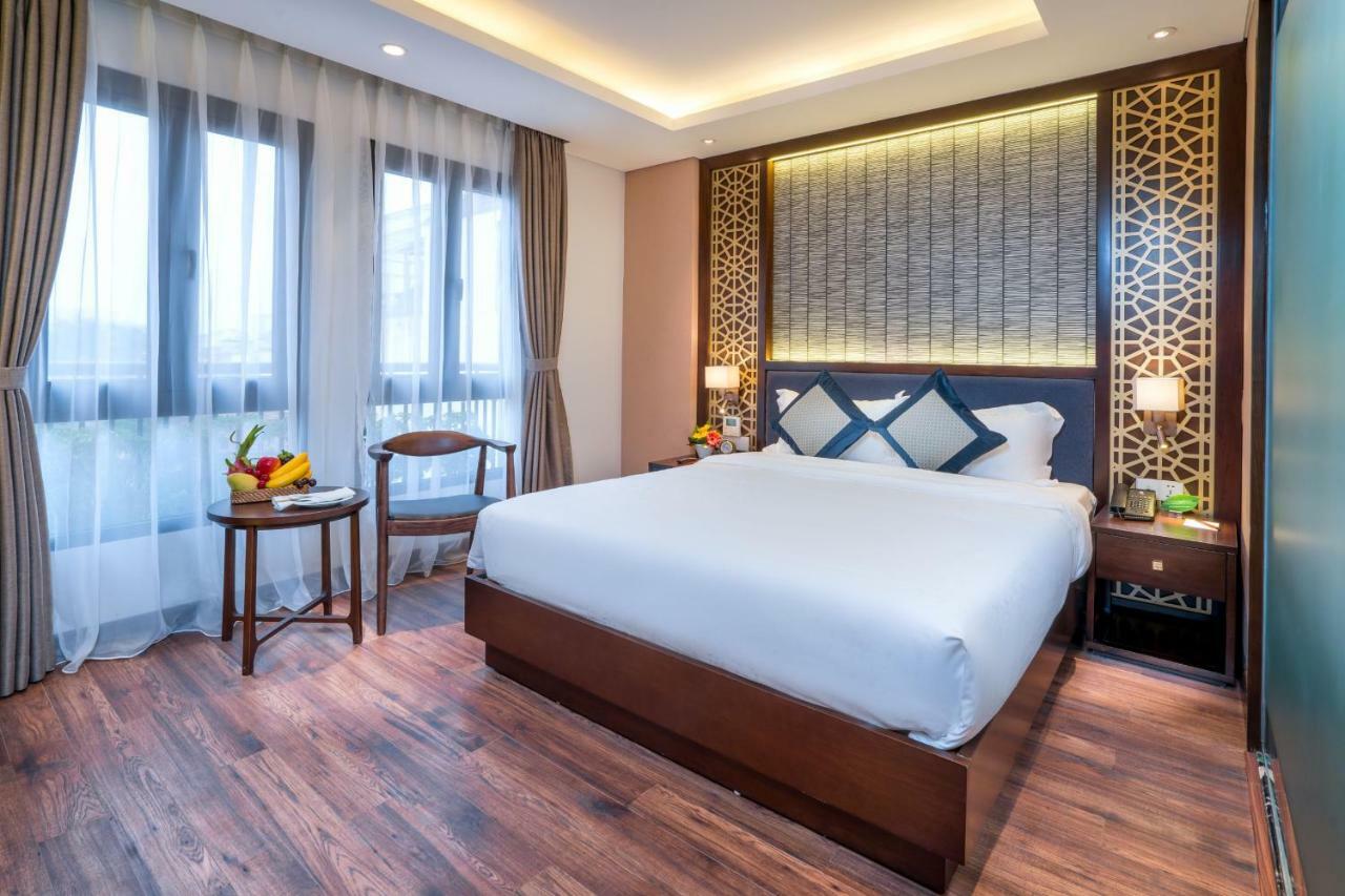 Conifer Grand Hotel Hanoi Exteriör bild